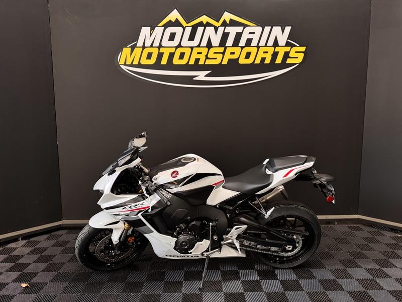2026 Honda CBR1000RR product page hero